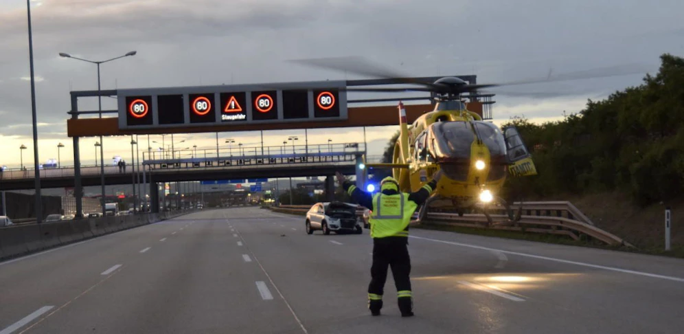 Massencrash auf der A2: Unfallverursacher flüchtete. 