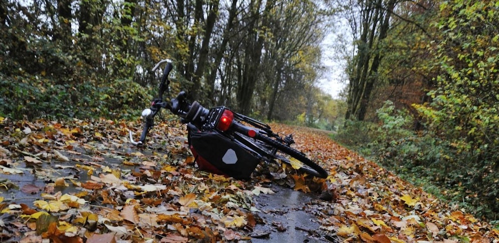 Der Mann kam mit seinem Fahrrad zu Sturz