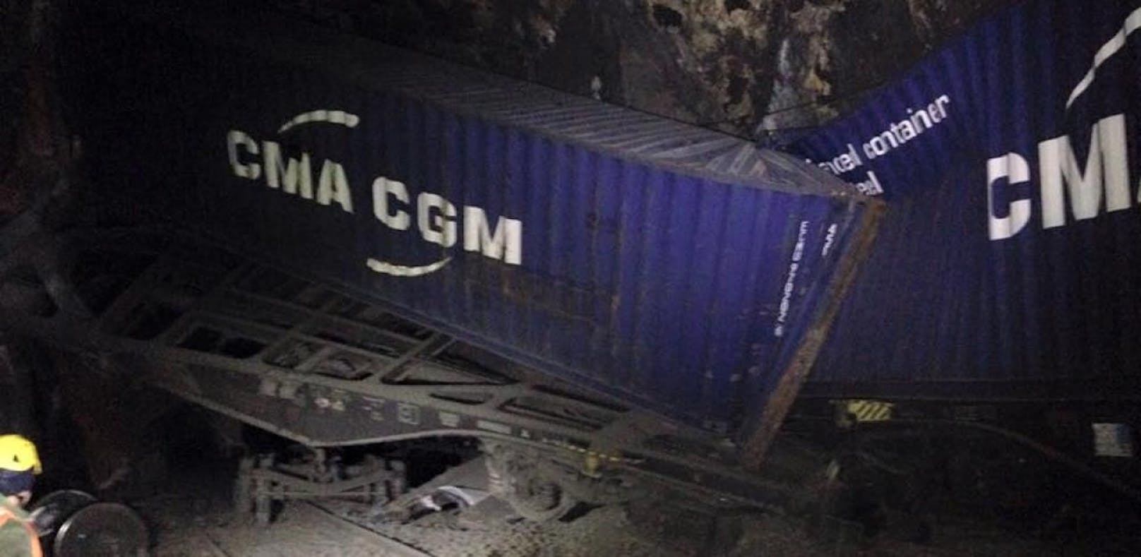 Bahnunfall: 14 Waggons entgleisten