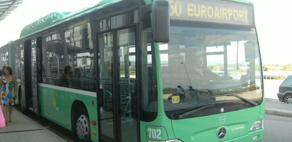 Plötzlich war für die Passagiere des Flughafenbusses Endstation.