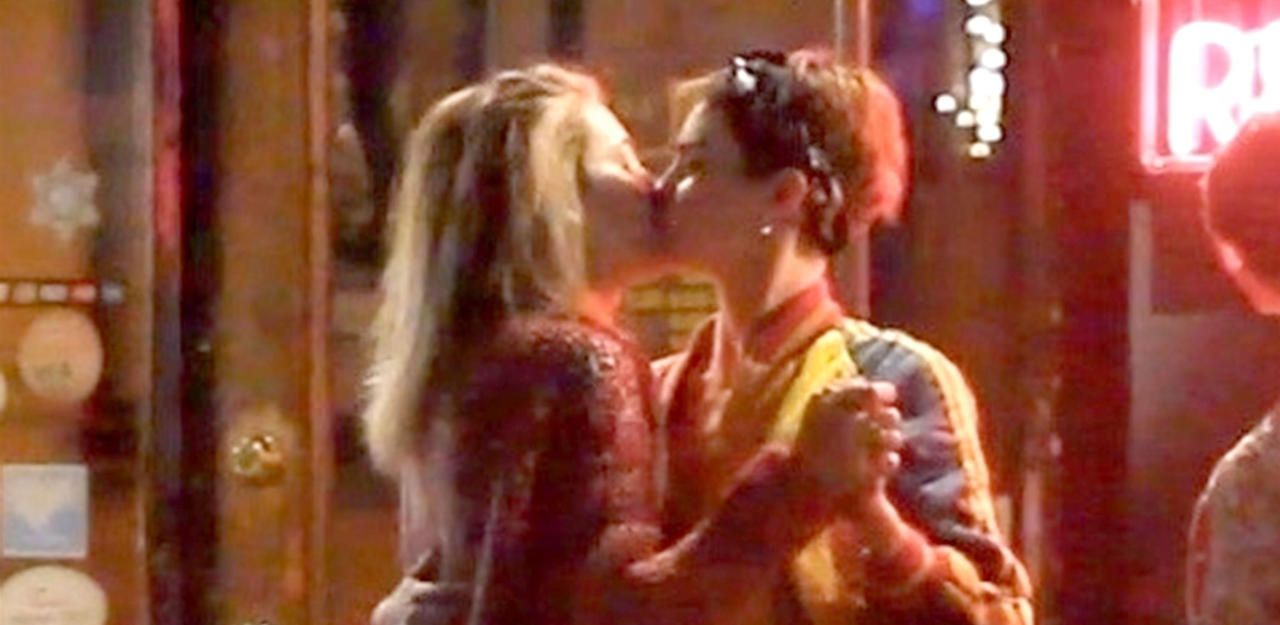 Heute.at - Lesbenkuss: Oma und Opa Jackson sind beschämt