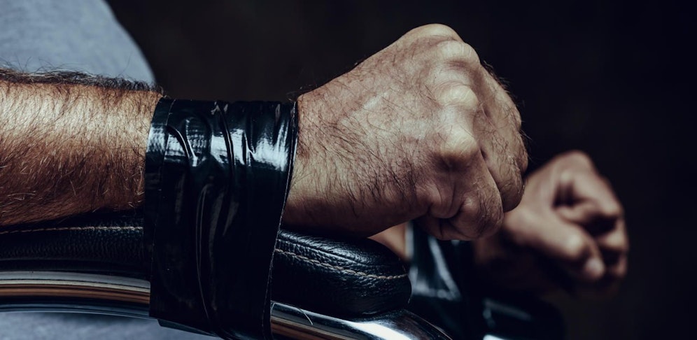 Der Man wurde gefesselt und ausgeraubt