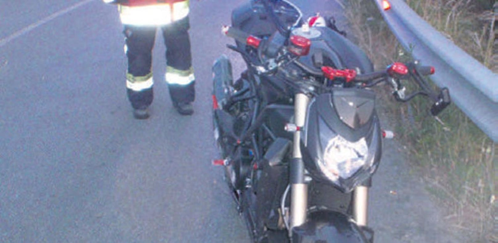 Motorradlenker stürzte zwischen Wieselburg und Petzenkirchen. 