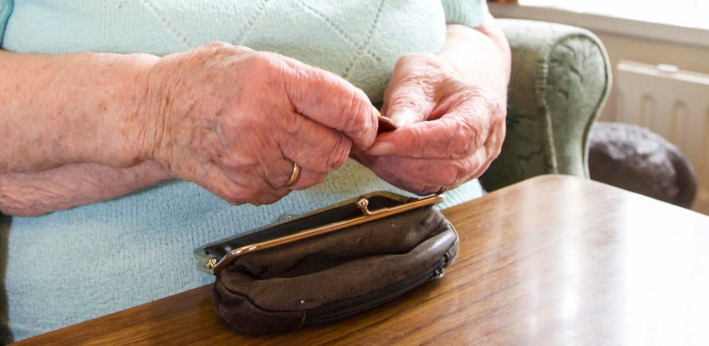 Die Frau hob ihr ganzes Erspartes ab