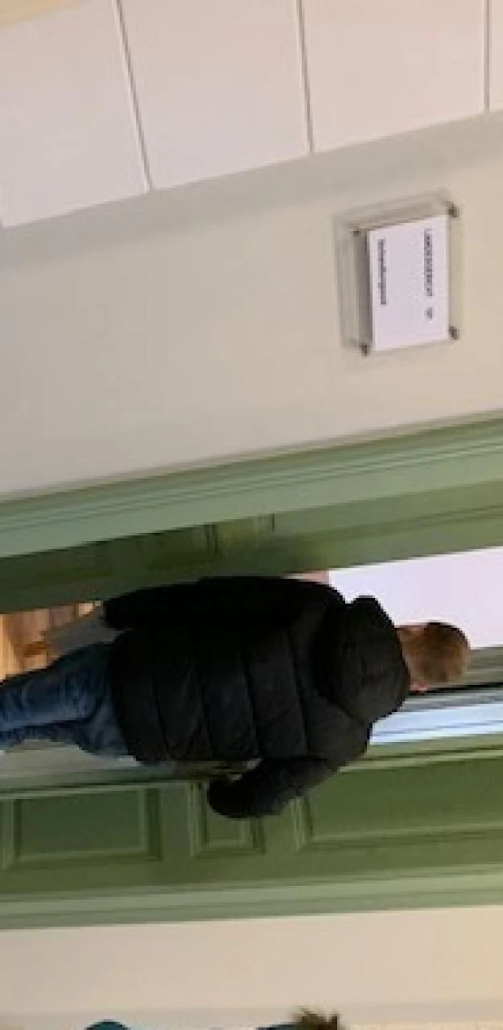 Der Zivildiener am Weg zum Prozess.