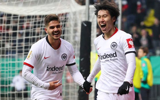Daichi Kamada bejubelt seinen Treffer für Eintracht Frankfurt.