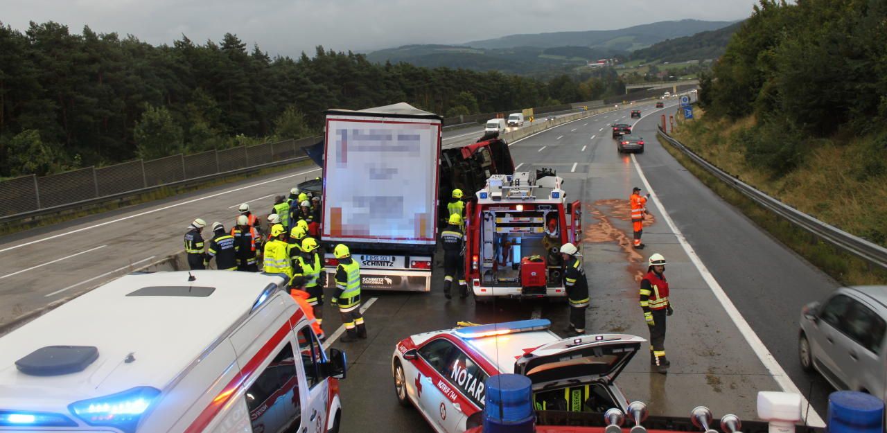 Schwerer Lkw-Unfall Auf A1 Bei Altlengbach: Stau! | Heute.at