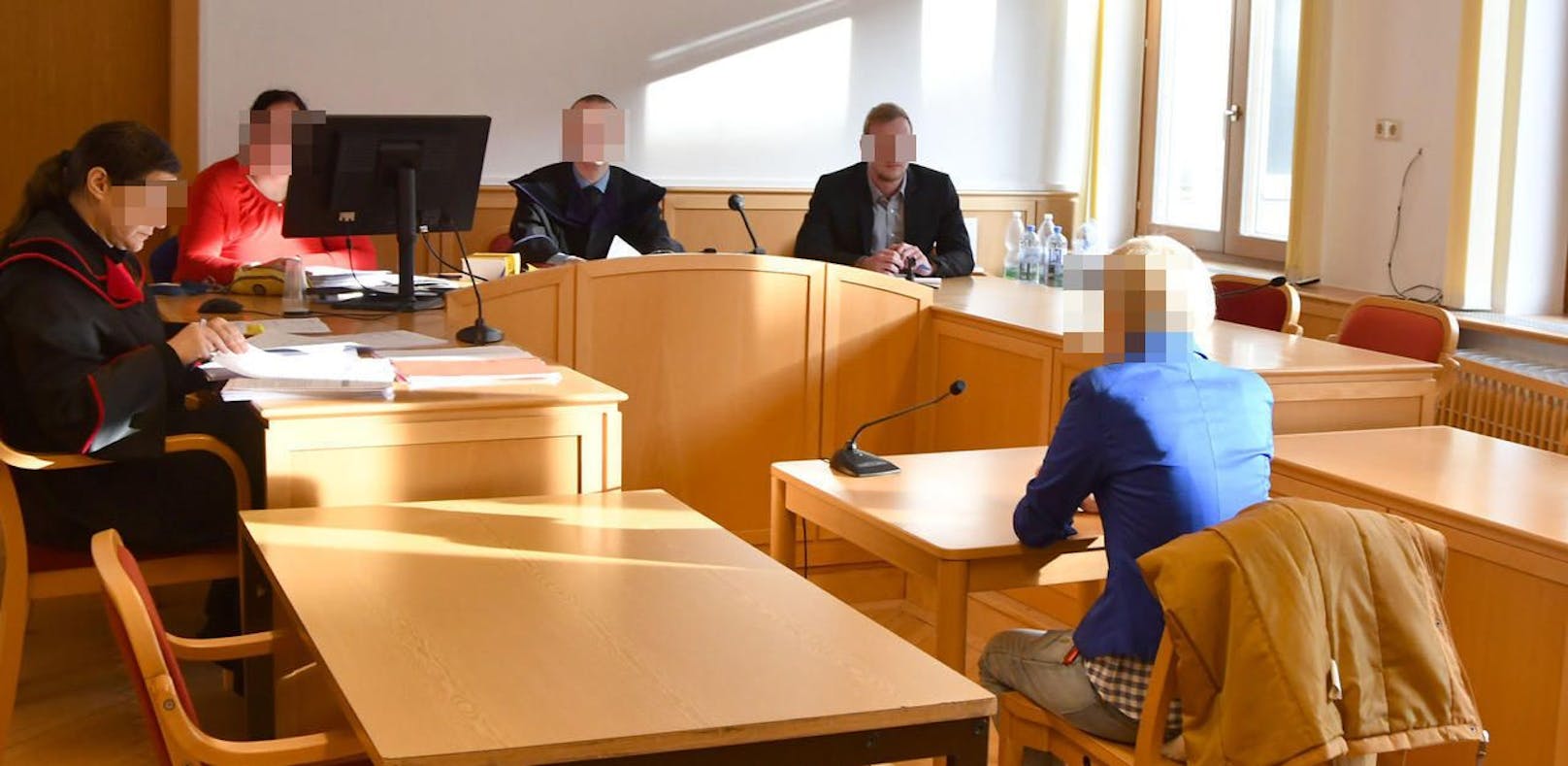 Die Frau (27) aus dem Bezirk Perg stand in Linz vor Gericht. (Foto: W.M.)