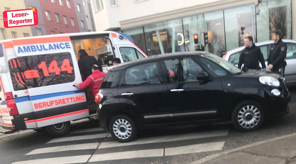Kurz vor 8 Uhr wurde ein 14-Jähriger von einem Auto angefahren.