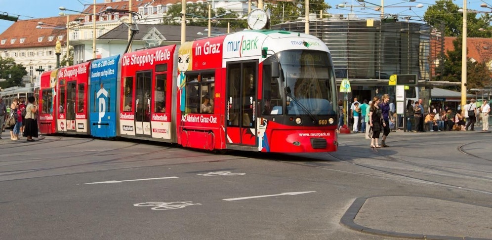 Straßenbahn am Grazer Jakominiplatz. (Symbolfoto)