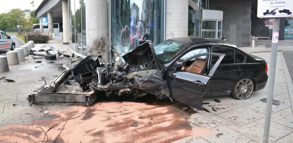 Der BMW-Lenker verlor bei über 100 km/h die Kontrolle über sein Fahrzeug. 