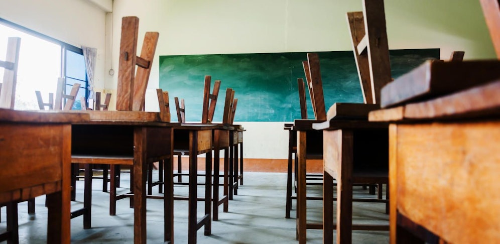 Ein Klassenzimmer wurde überflutet, der angrenzende Werkraum ebenfalls schwer beschädigt. Symbolbild.&nbsp;