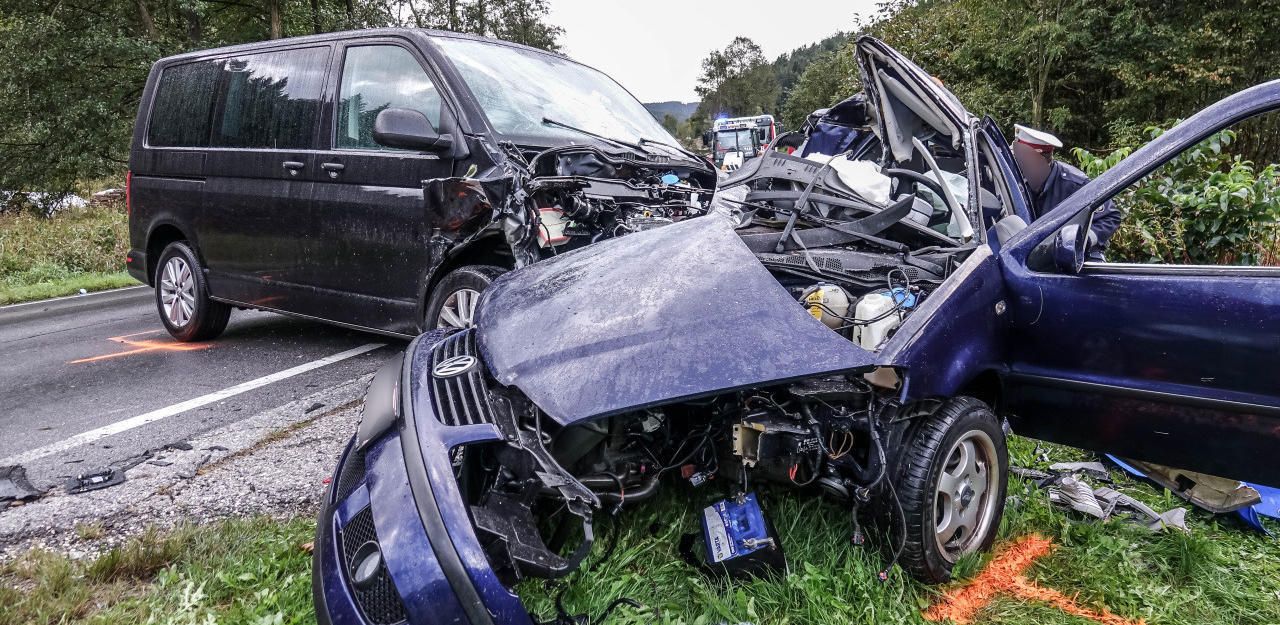 Heute.at - Frontalcrash: 25-jährige Frau stirbt bei Unfall