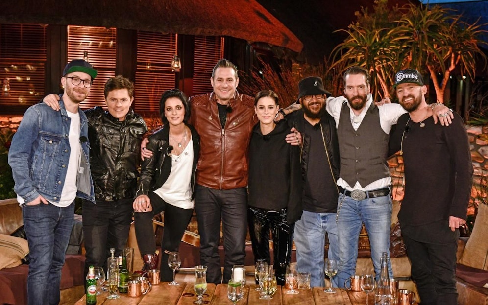 V.l.: Mark Forster, Michael Patrick Kelly, Stefanie Kloß, Sascha Vollmer, Lena, Moses Pelham, Alec Völkel und Gentleman.