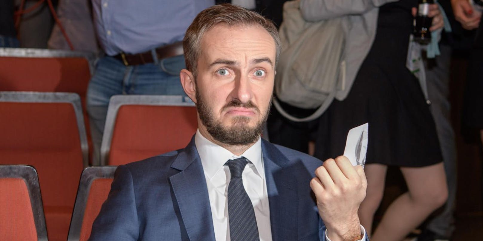 Satiriker Jan Böhmermann ist an Corona erkrankt.