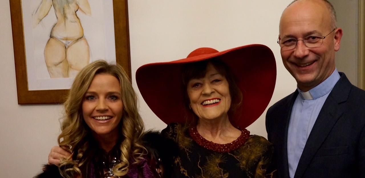 Heute.at - Dieser Nacktkalender hat den Segen Gottes