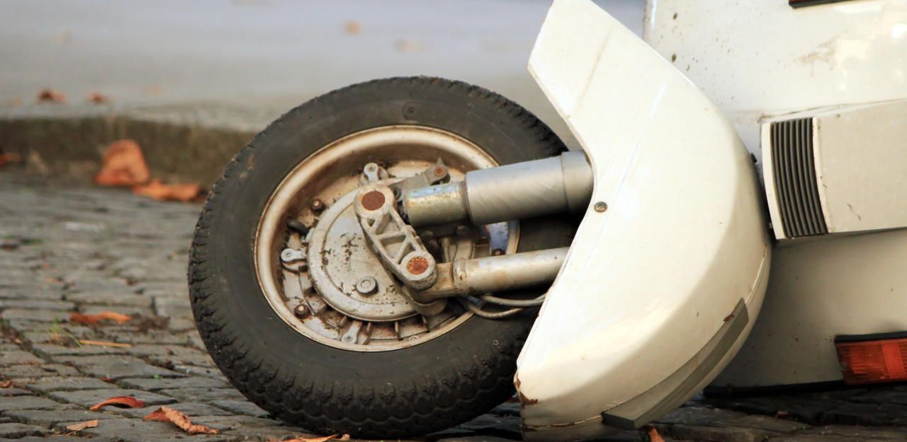 Heute.at - Mädchen (15) fuhr gegen Mauer, Verursacher davon
