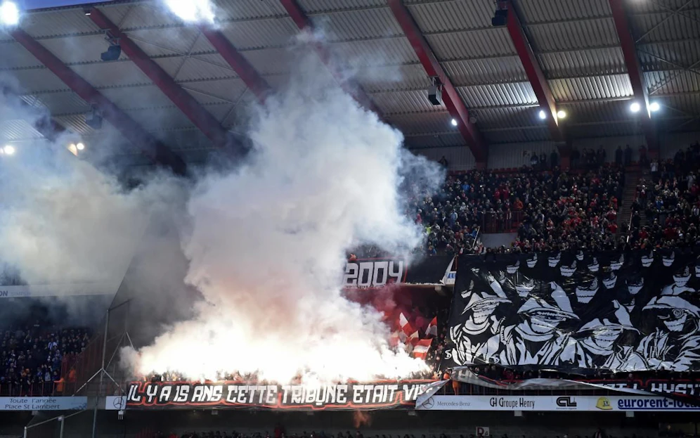 Anderlecht-Fans sorgen für einen Spielabbruch.