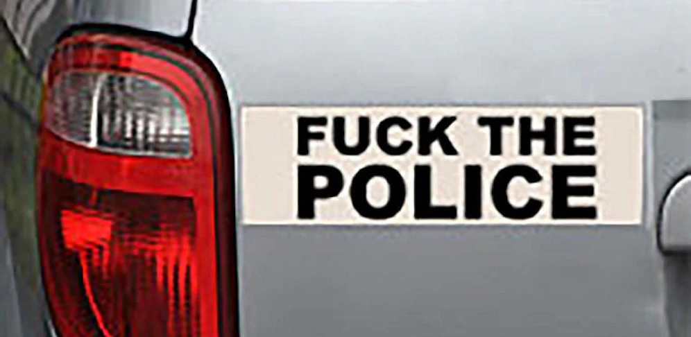 Die Polizei sucht nach einem Auto mit "Fuck the Police"-Aufkleber.