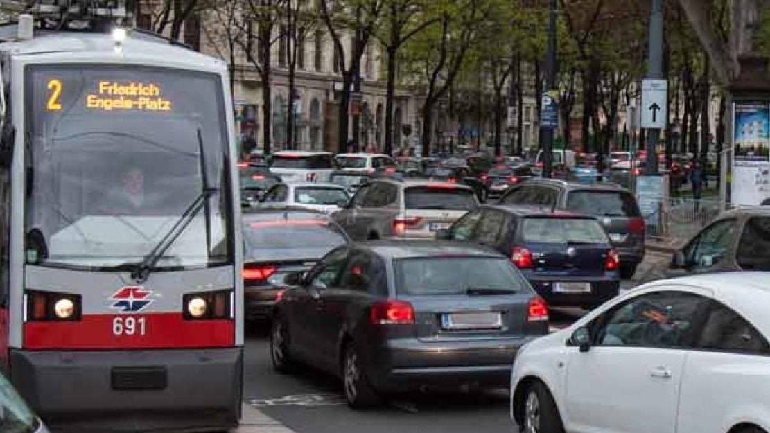 Heute.at - Tausende auf Straße! Ring und Franz-Josefs-Kai gesperrt