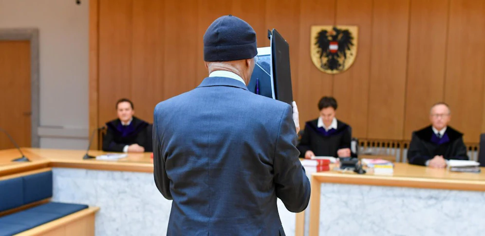 Wegen Mordversuchs an seiner Ehefrau stand Robert M. (75) vor Gericht.