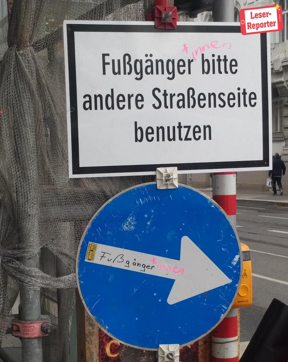 Diese Wiener Sraßenschilder wurden mit pinkem Stift gegendert. 