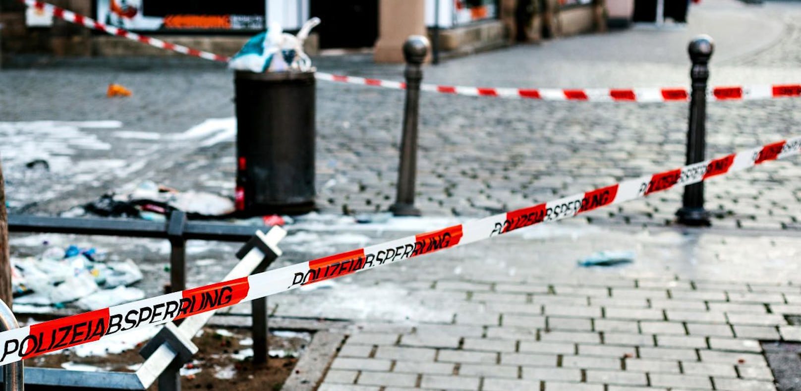 Mord-Alarm vor Disco: 24-Jähriger tot am Gehsteig