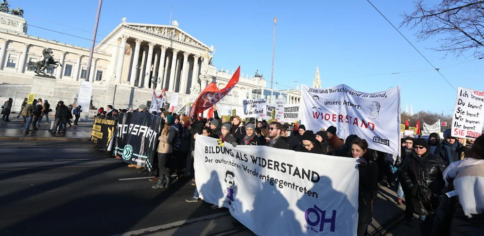 Leserfotos, die in der Zeitung abgedruckt werden, und Videos, die online erscheinen, bringen Ihnen 50 Euro als Dankeschön!