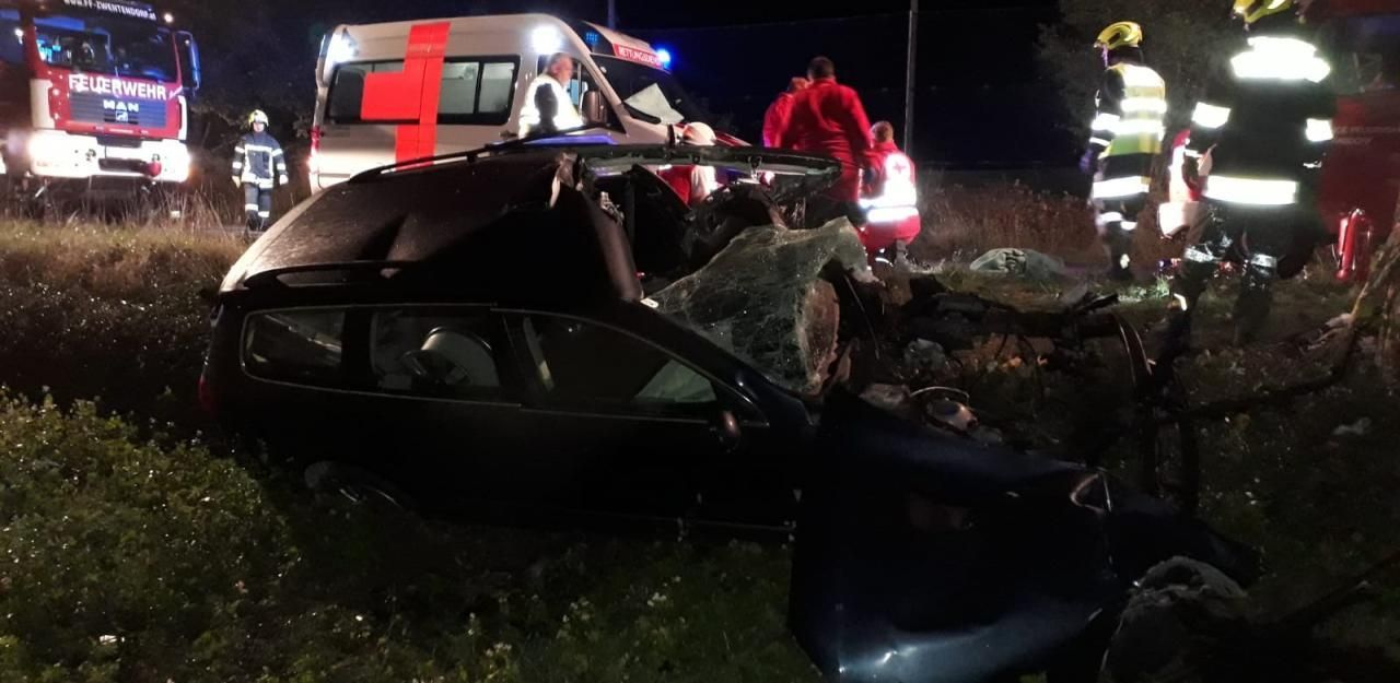 Heute.at - Crash mit Baum: Rettung fand Toten durch Zufall