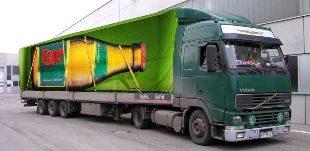 Einer der Lkw, die sich am Montag auf den Weg nach Russland machten.