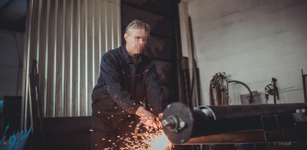 Beinahe wäre ein Metallarbeiter um seine verdiente Pension gekommen.