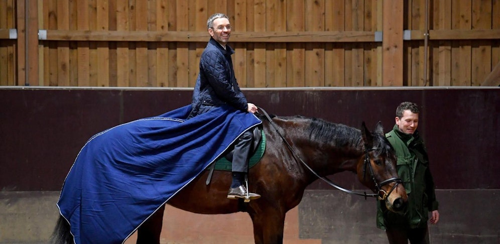Bei der Polizei-Pferdestaffel, einem Prestigeprojekt von FPÖ-Innenminister Herbert Kickl, gab es einen Unfall.