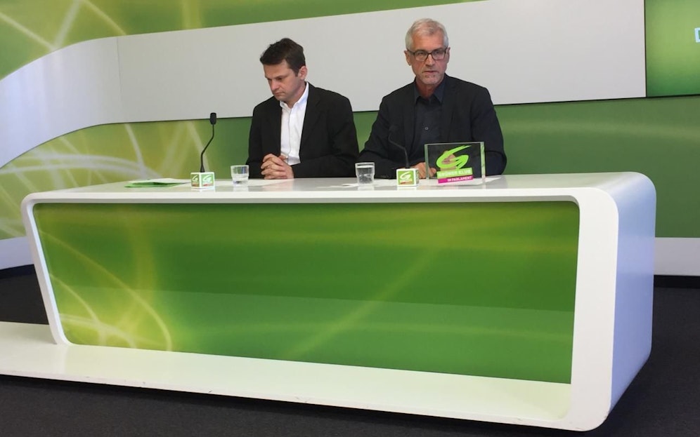 Die Grünen Abgeordneten Steinhauser und Walser (v.li.) zur Bildungsreform