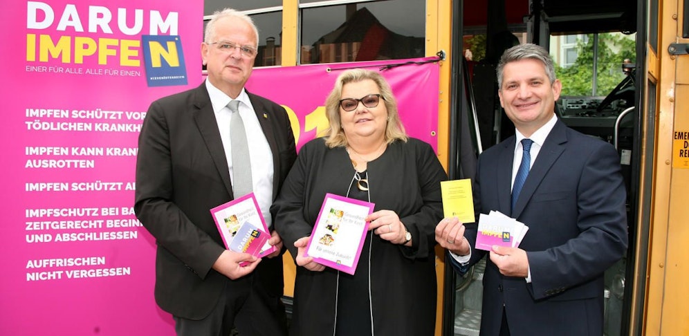 Krems-Bürgermeister Reinhard Resch, Sanitätsdirektorin Irmgard Lechner und Landesrat Maurice Androsch.