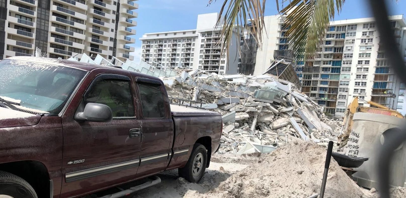 12-stöckiges Haus stürzt in Miami ein – Leser vor Or...