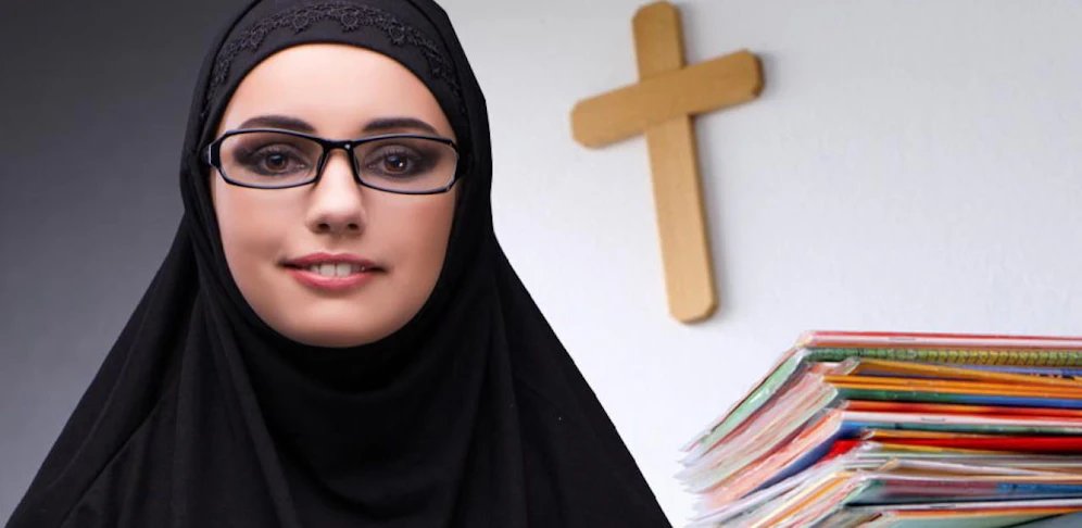 Fast die Hälfte der Österreicher lehnt Verkäuferinnen mit Kopftuch ab.