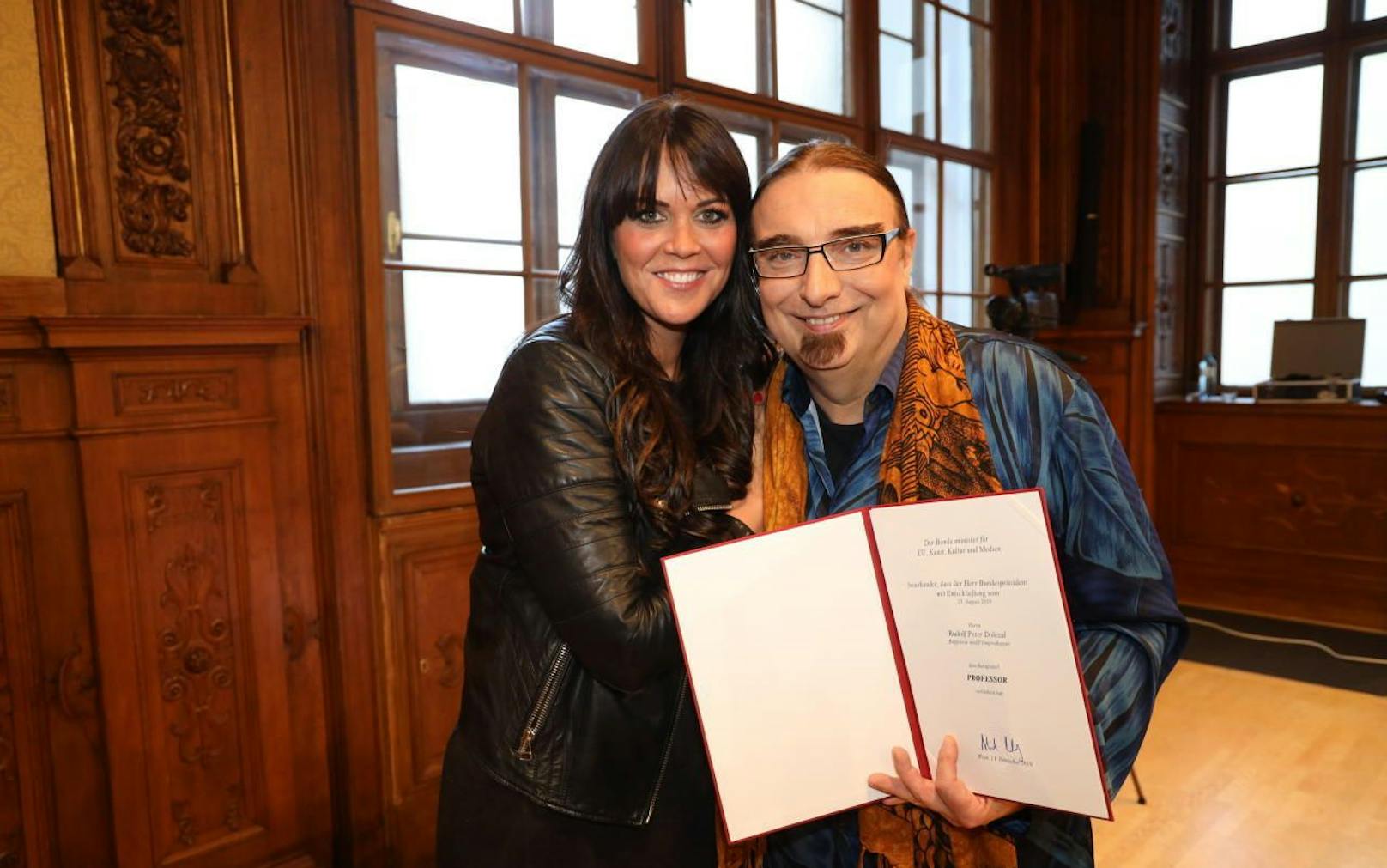 Rudi Dolezal mit Freundin Martina Reuter bei der Verleihung des Professor-Titels im Palais Niederösterreich im Dezember 2019