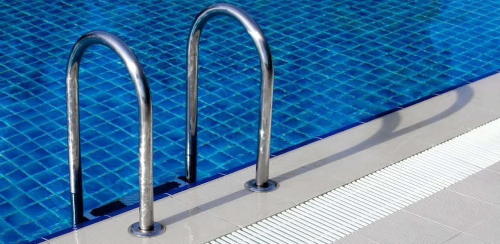 Der 13-Jährige reagierte blitzschnell und zog den Buben aus dem Wasser