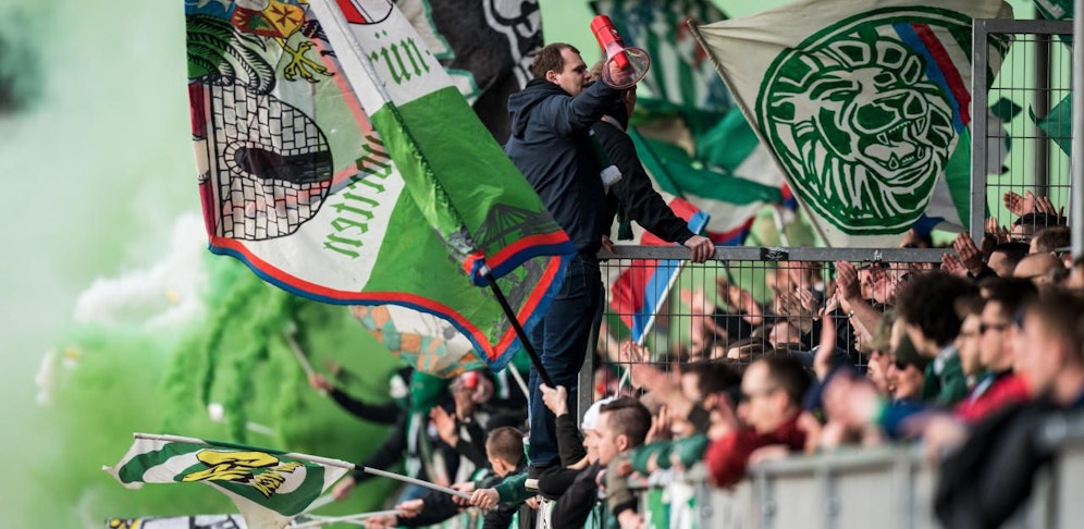 Rapid-Fans beim Gastspiel in Hartberg. Wann wir solche Szenen in Österreich wieder sehen dürfen, ist aktuell unklar.