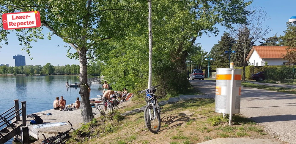 Sonnen an der unteren alten Donau: Menschen entspannen sich. 