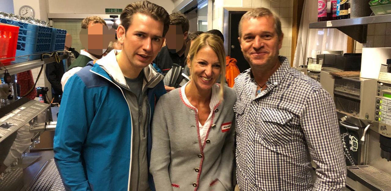 Heute.at - Kanzler-Käsespätzle für Kurz auf der Almhütte