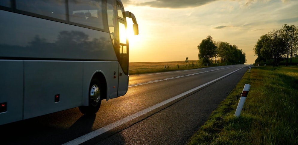 Die Busfahrer wechselten sich ab und waren knapp 71 Stunden lang ununterbrochen unterwegs. (Symbolbild)