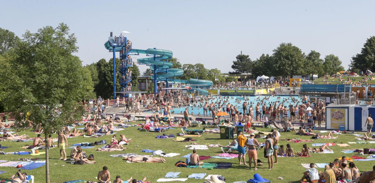 Der Stadtrechnungshof kritisiert grobe Unterschiede bei der Bewirtschaftung von Parkplätzen bei städtischen Bädern.