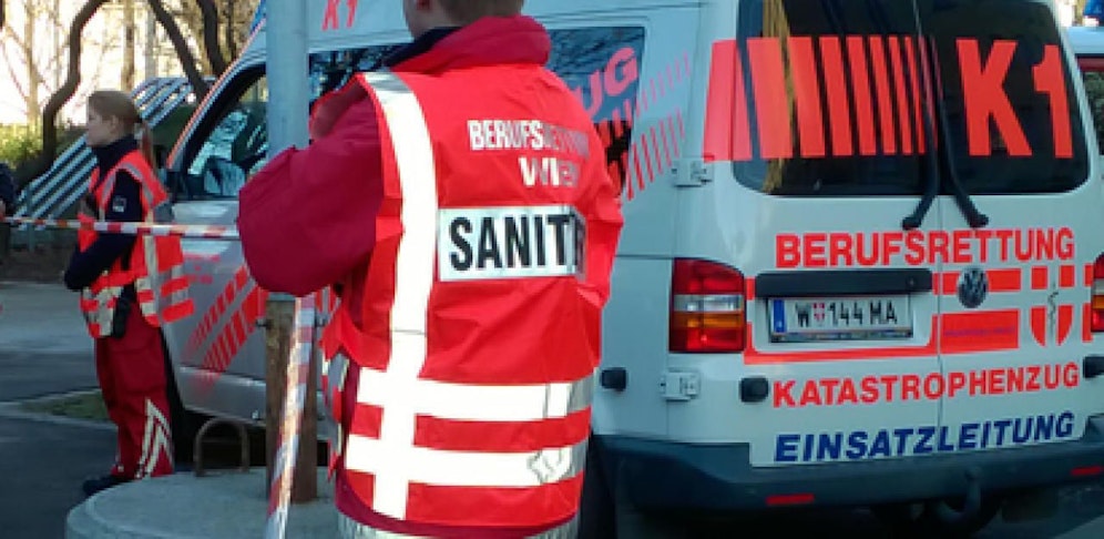 Die Berufsrettung Wien übernahm die notfallmedizinische Versorgung der Patientin. 