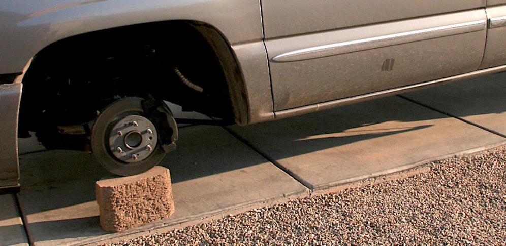 Auch Autoradio, Dokumente und die Sonnenbrillen wurden aus den Autos gestohlen.