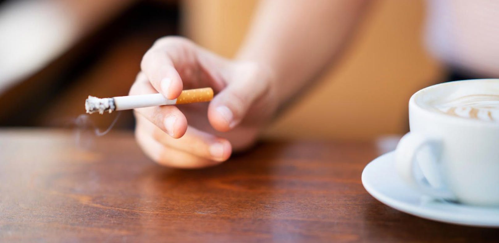 Nikotinersatzprodukte sollen dabei helfen, vom Rauchen loszukommen.