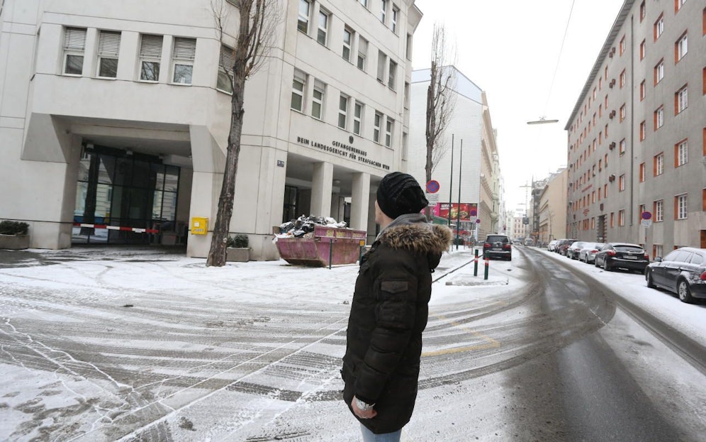 Thomas B. vor der Justizanstalt Josefstadt: "Hier war es am schlimmsten."