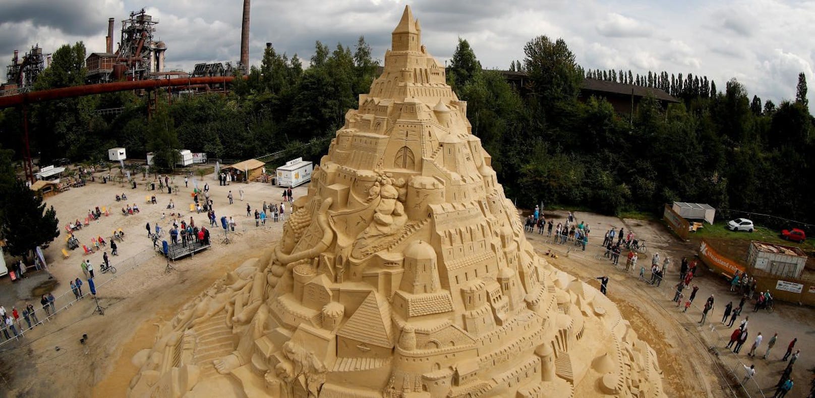 Weltrekord! Das ist die größte Sandburg der Welt