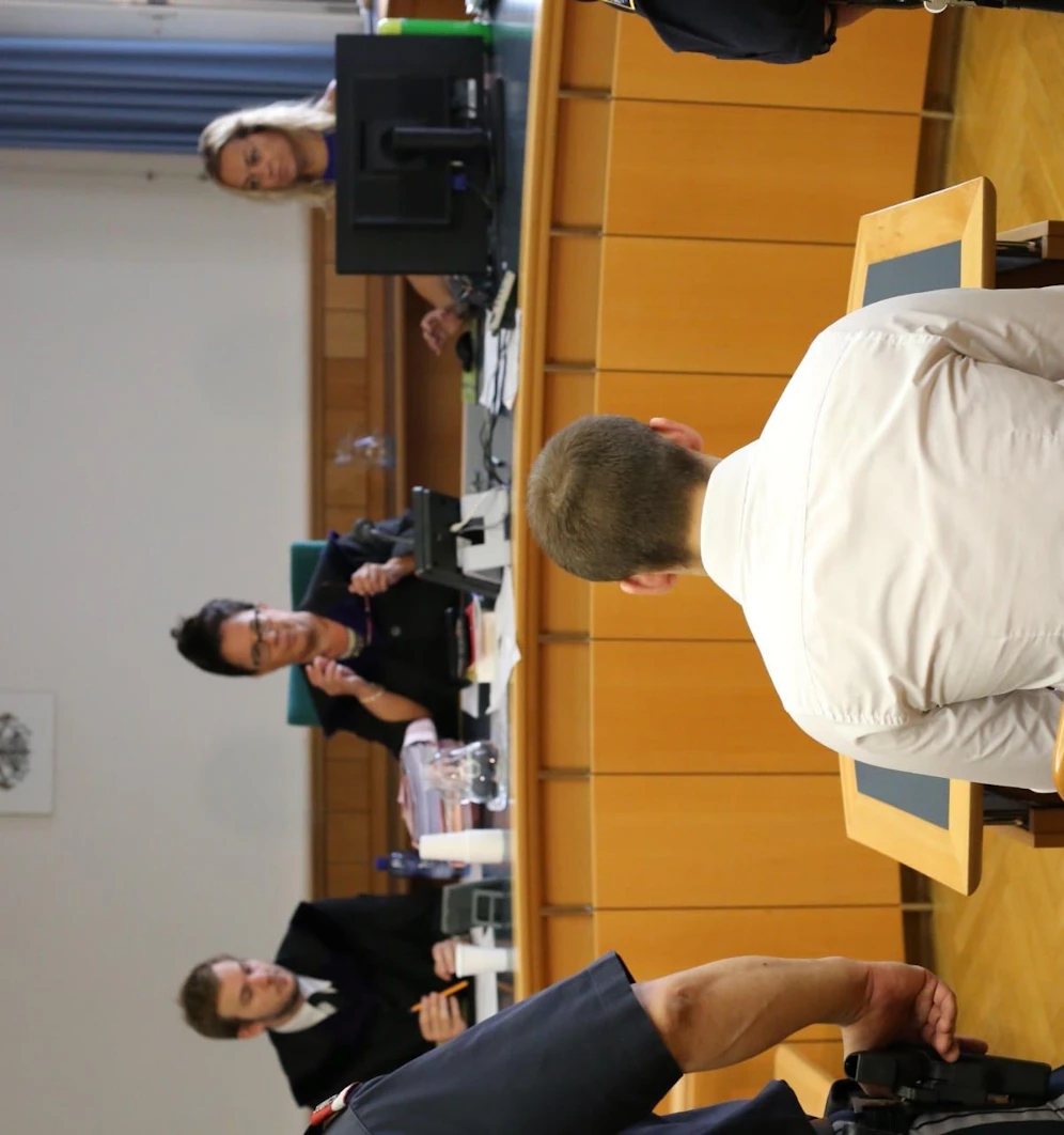 Die Richterin (m.) fällte milde Urteile