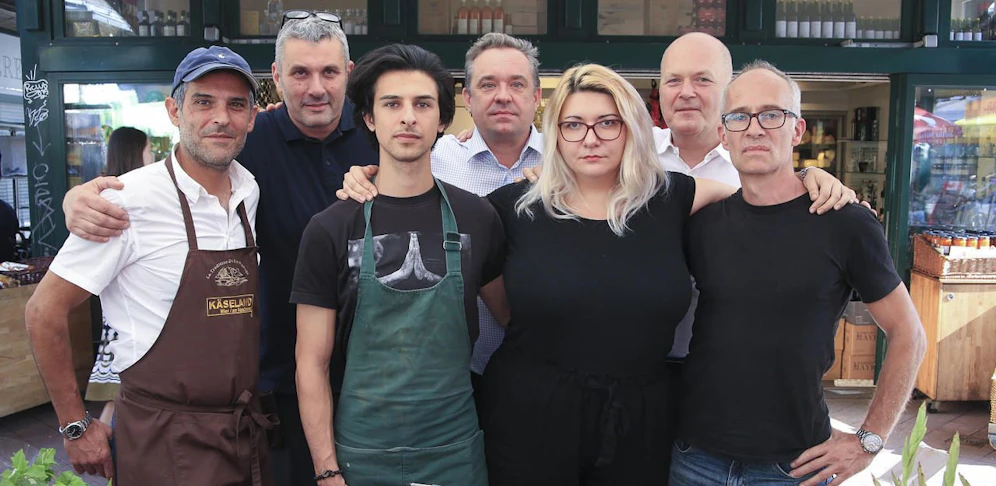 Protestieren gegen neue Marktordnung: Standler H. Rabi, M. Stoev, D. Badalbaiev, C. Pöšhl, N. Tranculov, F. Radatz und G. Holzer (v.li.)